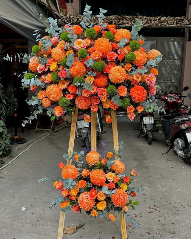 Kệ hoa khai trương ánh sáng