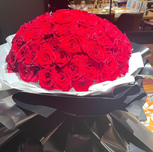 Hoa hồng tình yêu nồng cháy 100 bông